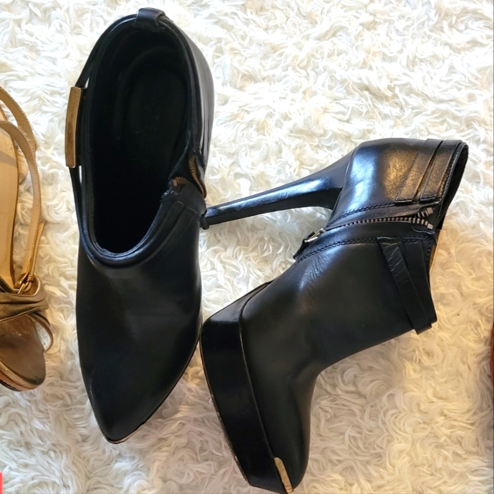 Burberry booties